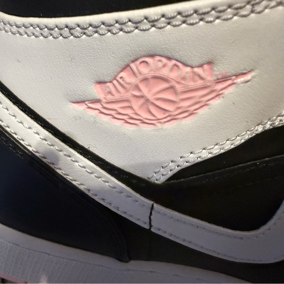 New in Box! Air Jordan 1 Mid GS “Arctic Punch” Size 7Y - Picture 3 of 7